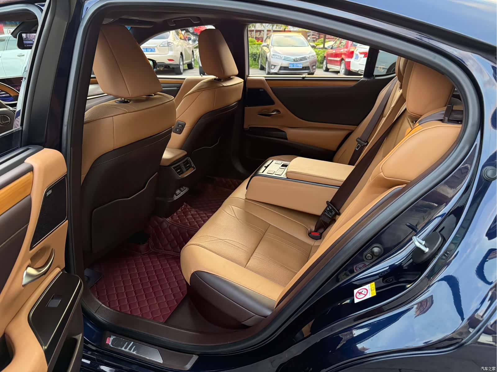 Lexus ES, 2019 18