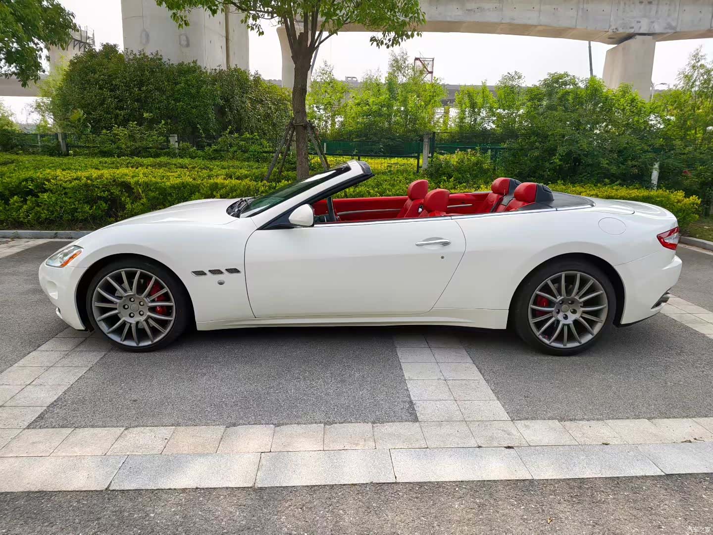 Maserati GranCabrio, 2012 11