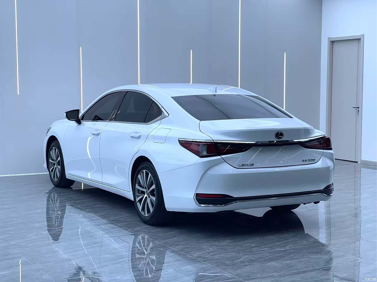 Lexus ES, 2021 15
