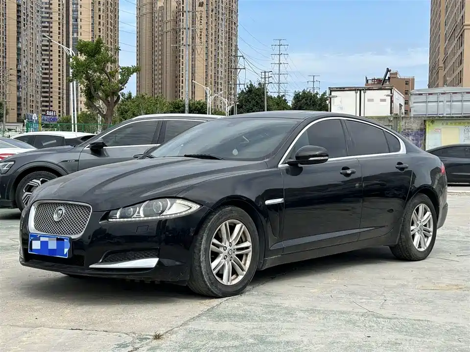 Jaguar XF