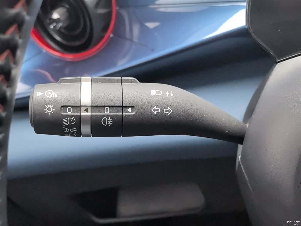 BYD Dolphin, 2022 21
