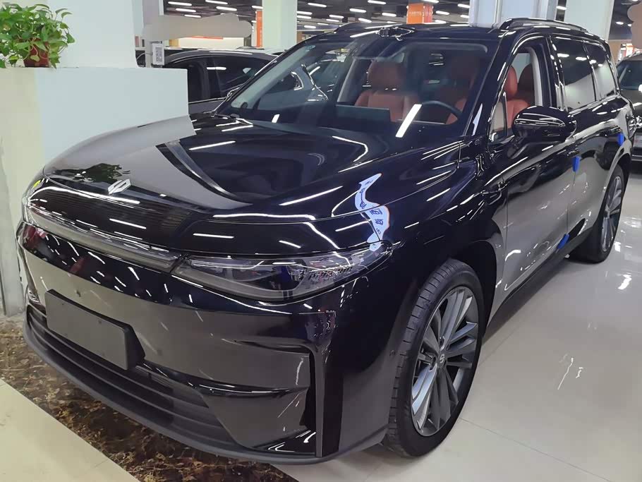 Leapmotor C16
