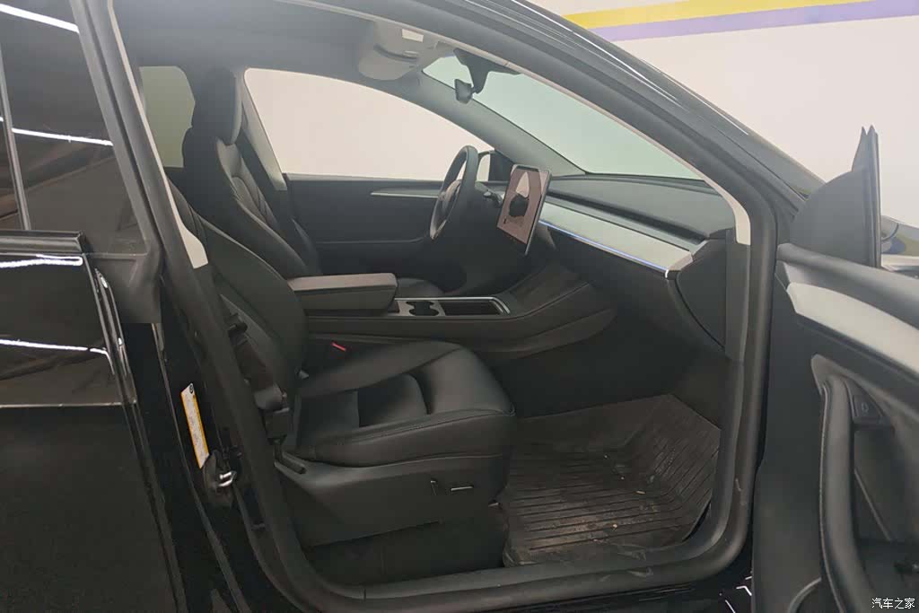 Tesla Model Y, 2023 8