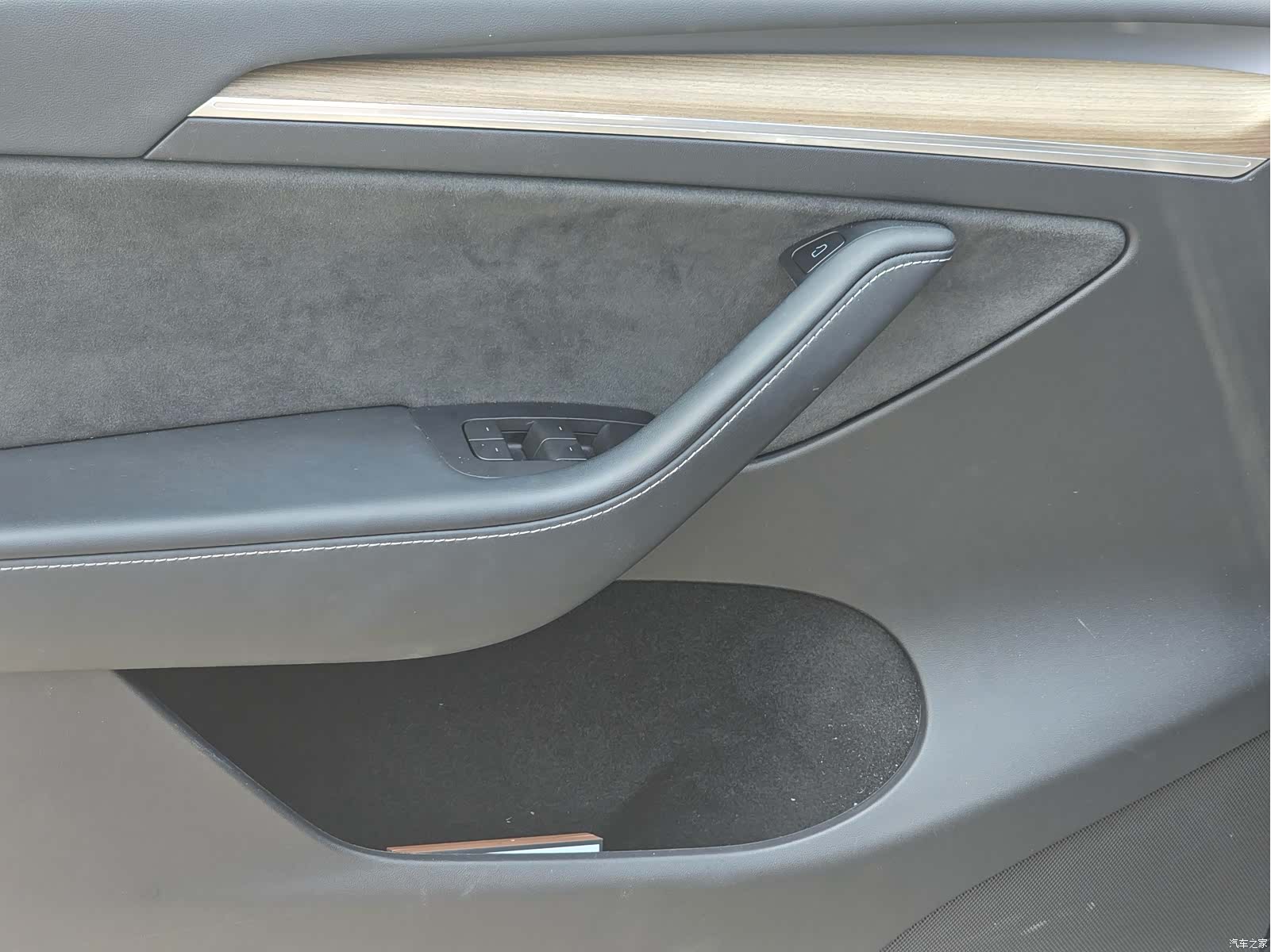 Tesla Model Y, 2023 6