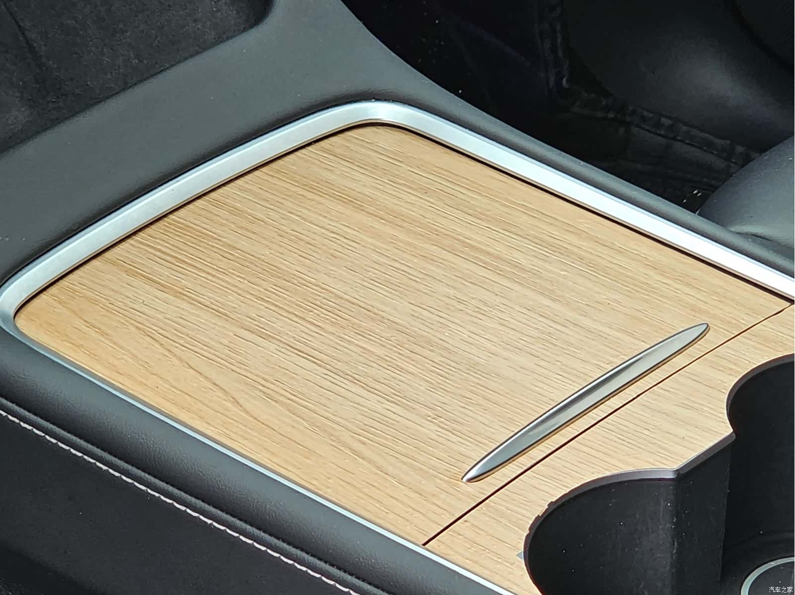 Tesla Model Y, 2024 20