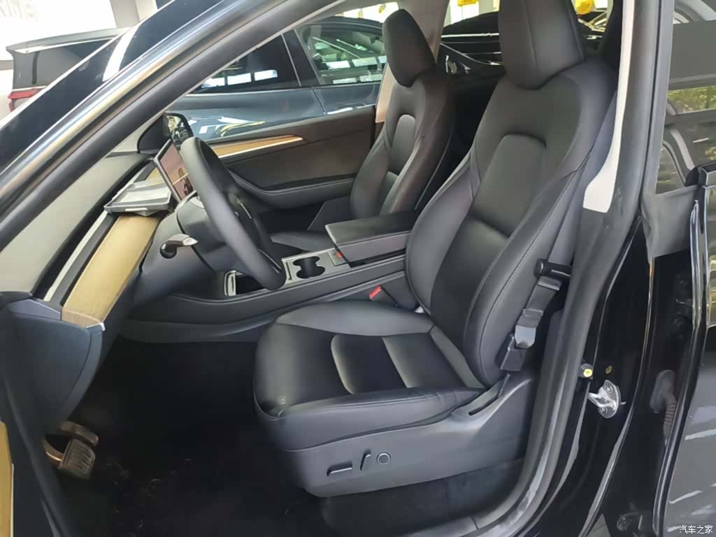 Tesla Model Y, 2022 11