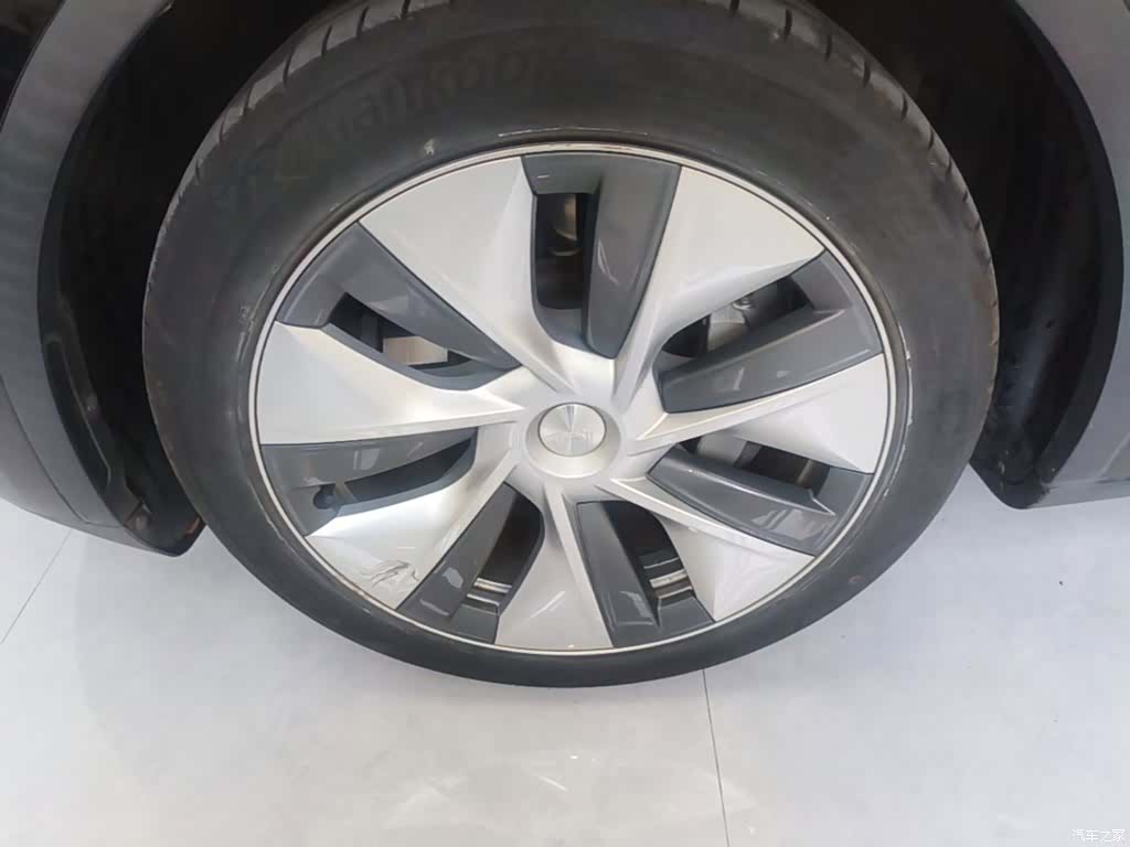 Tesla Model Y, 2022 25