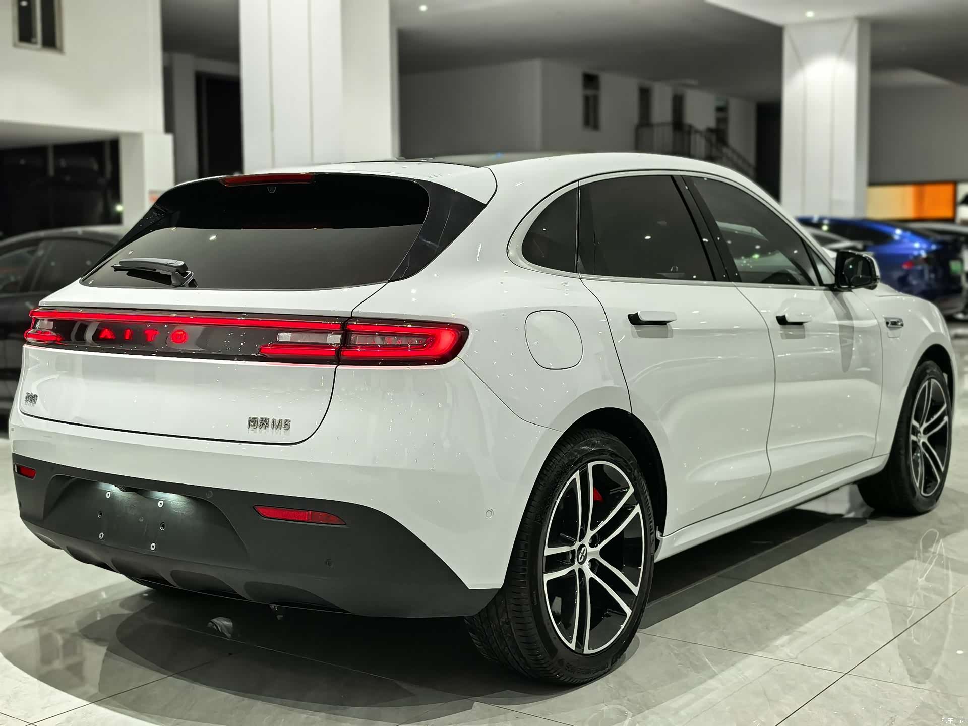 AITO M5, 2023 4