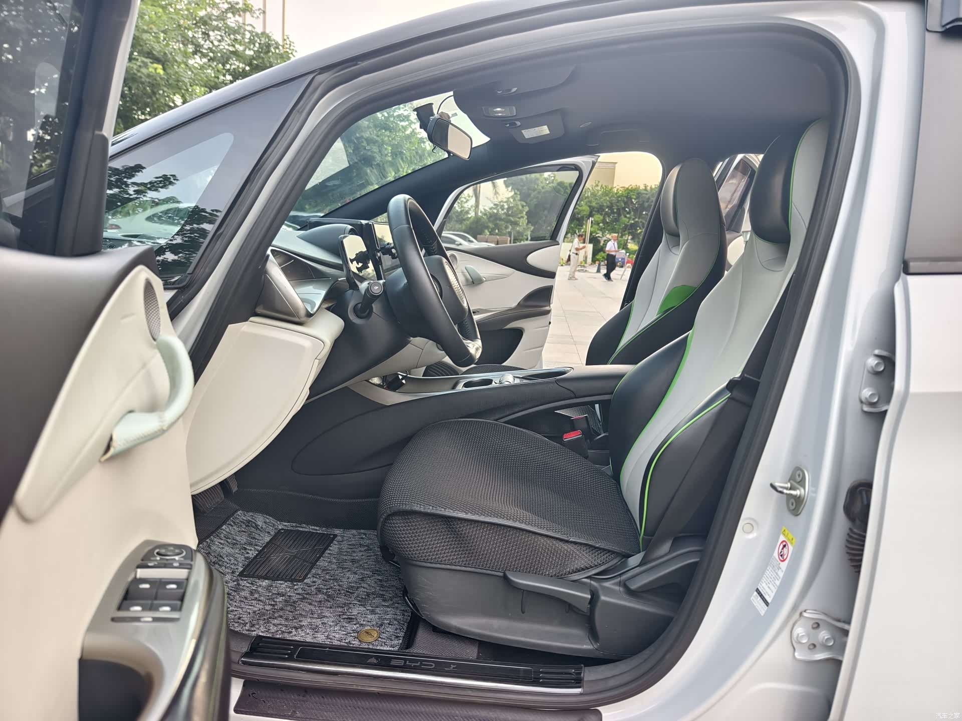 BYD Dolphin, 2022 11