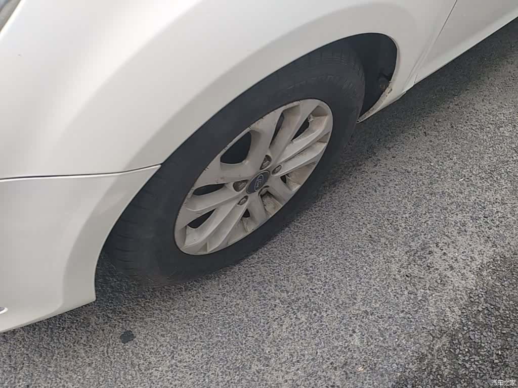 Ford Focus, 2014 23