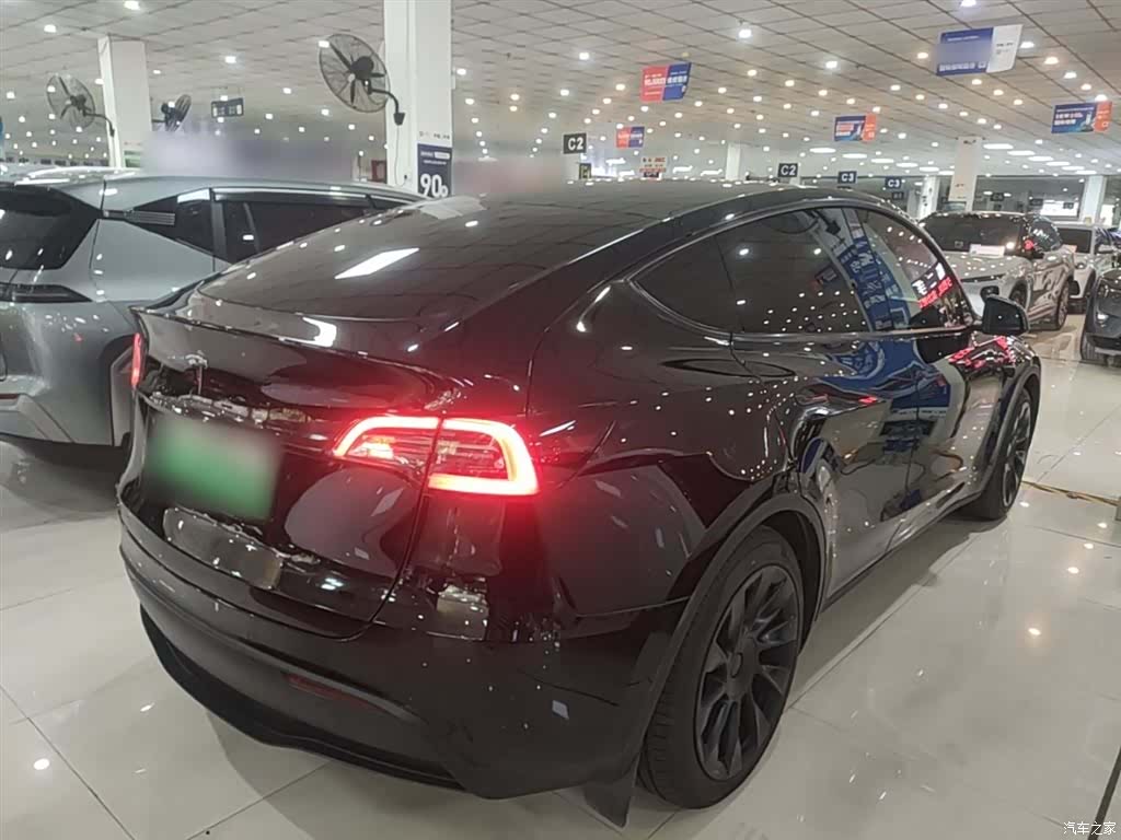 Tesla Model Y, 2021 7