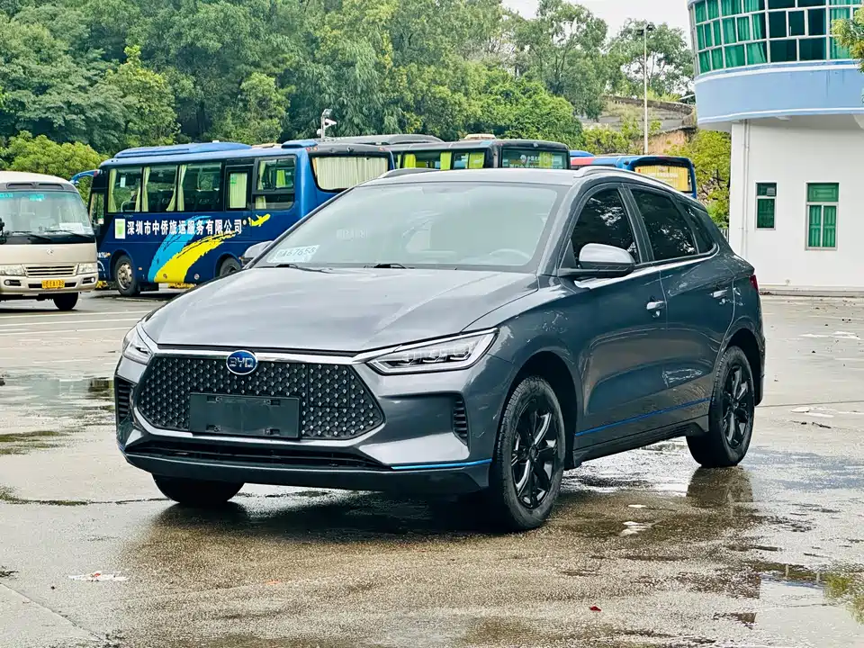 BYD e2
