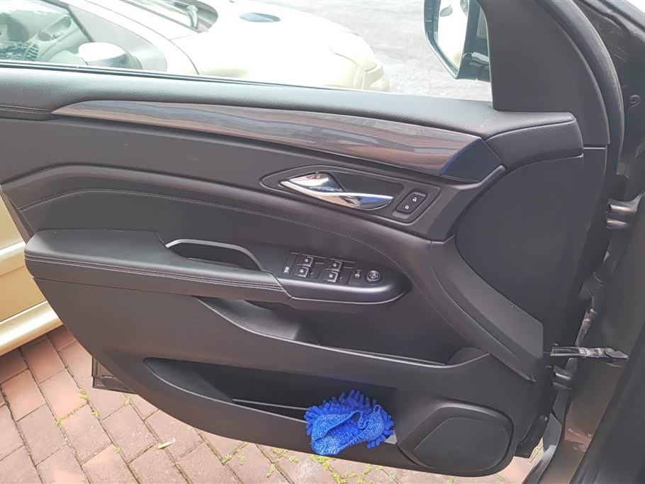 Cadillac SRX