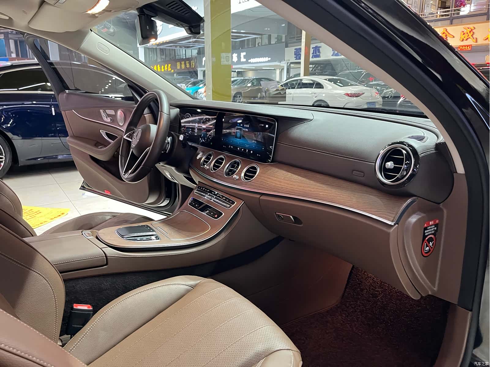 Mercedes-Benz E-Class, 2022 22