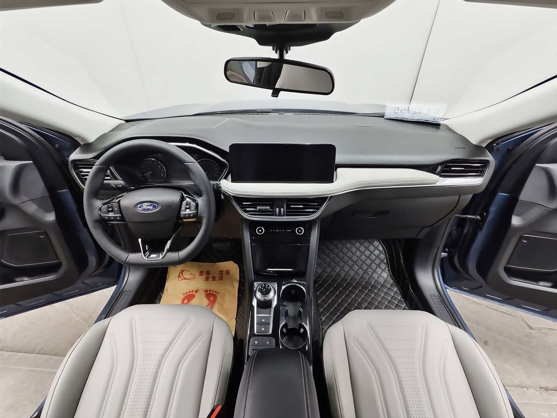 Ford Escape, 2025 9