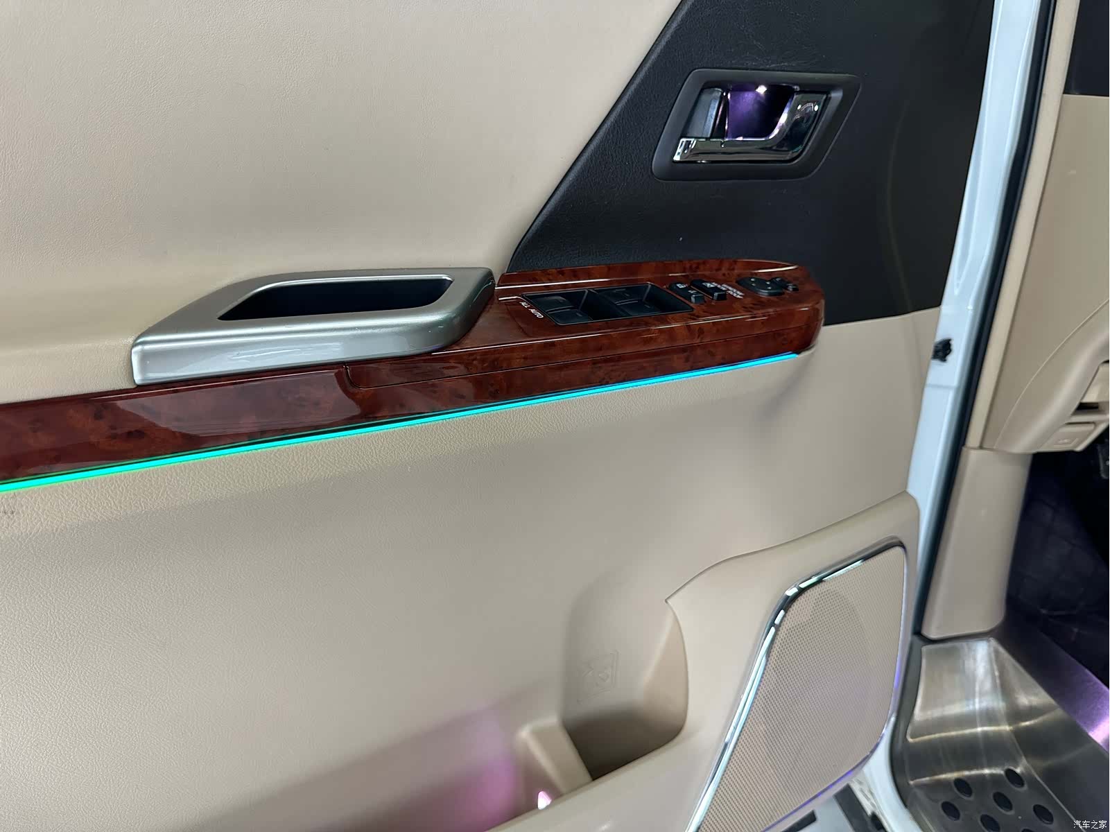 Toyota Alphard, 2012 22