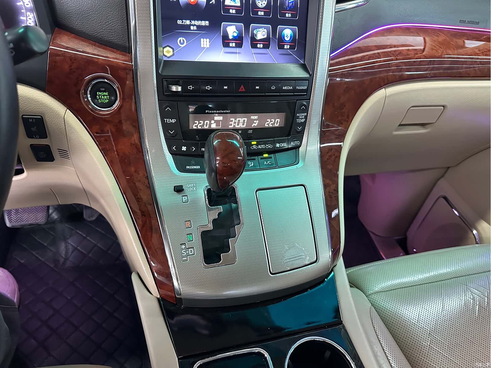 Toyota Alphard, 2012 18