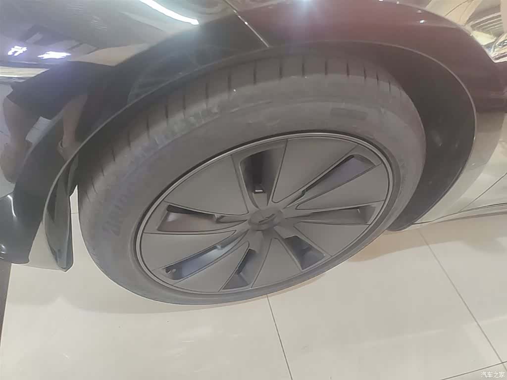 Tesla Model 3, 2025 23