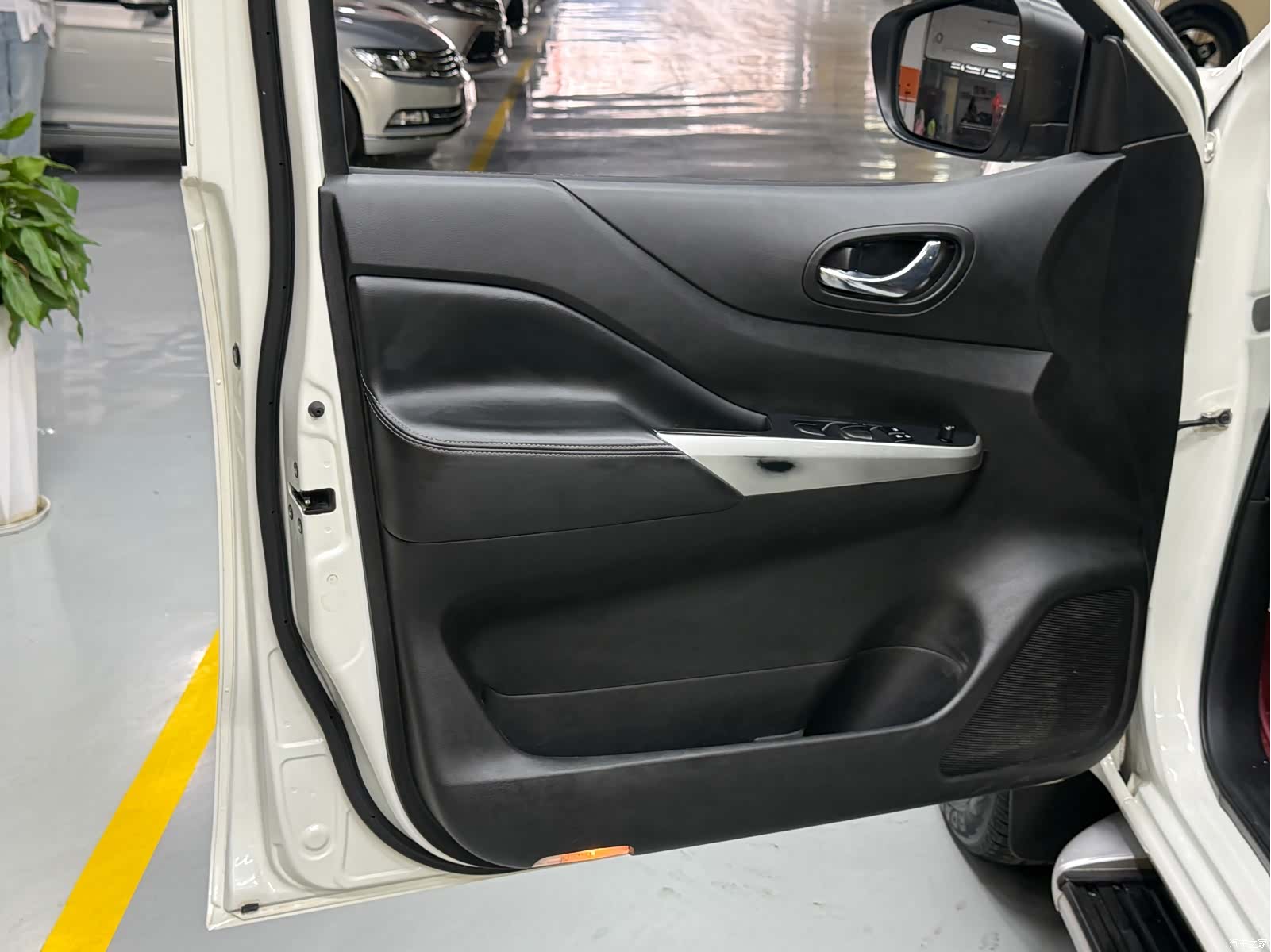 Nissan Terra, 2022 18