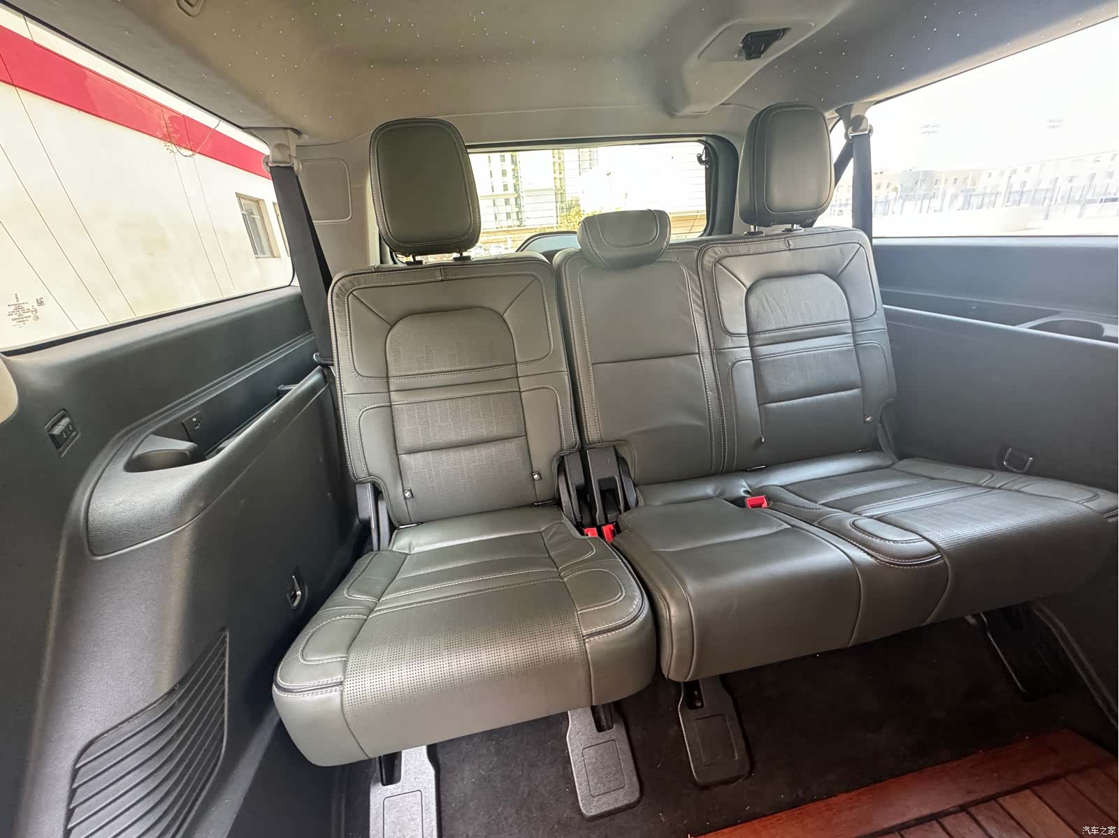 Lincoln Navigator, 2023 15