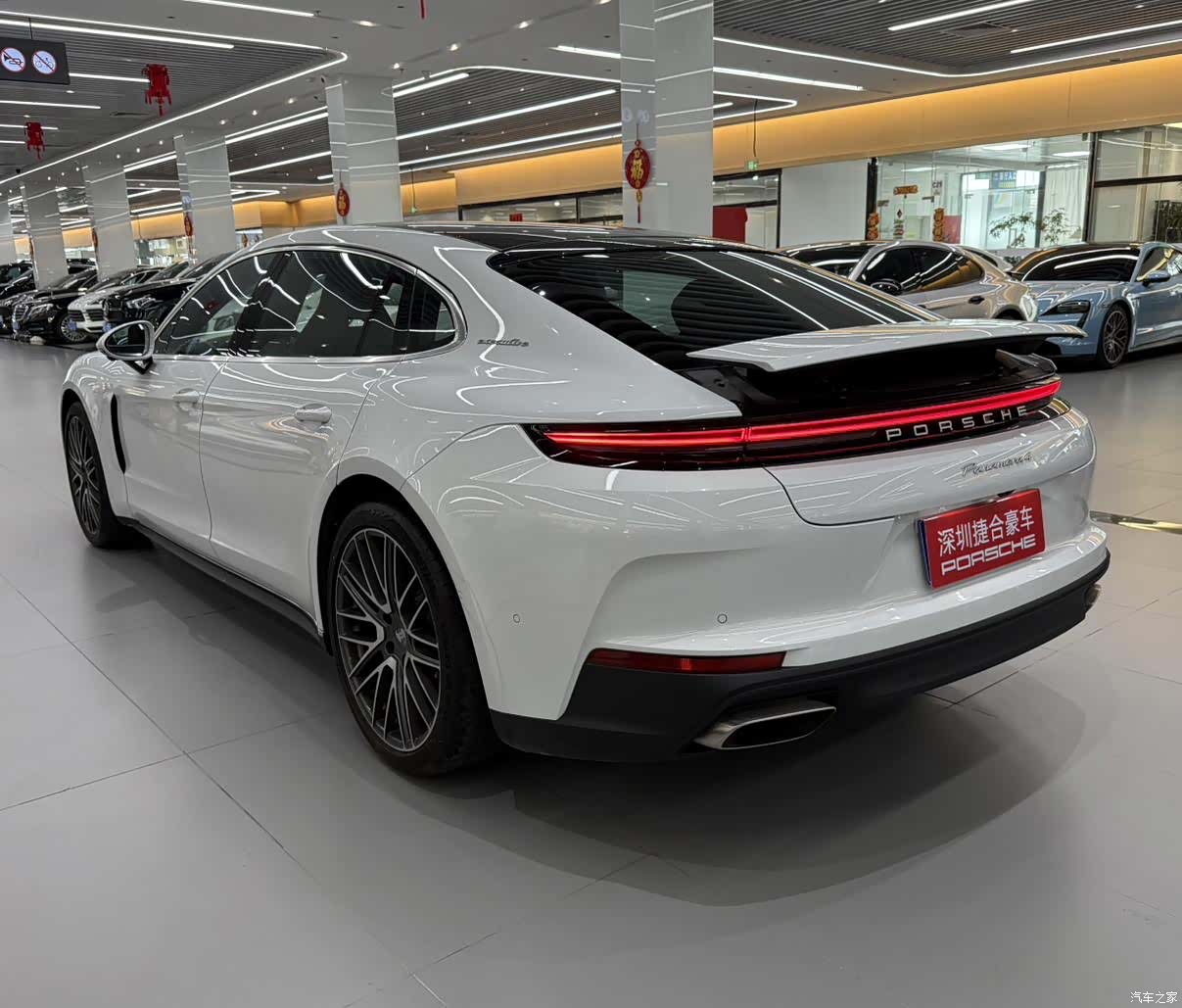 Porsche Panamera, 2026 4