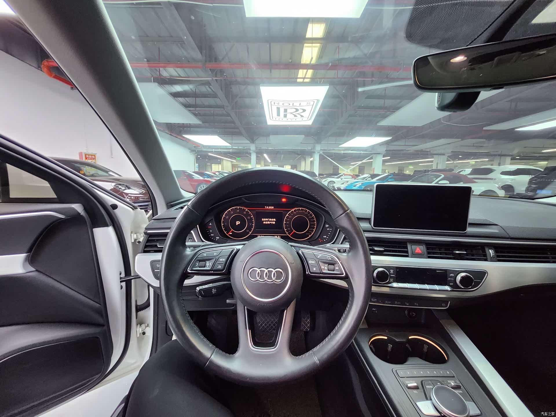 Audi A4L, 2017 все фото