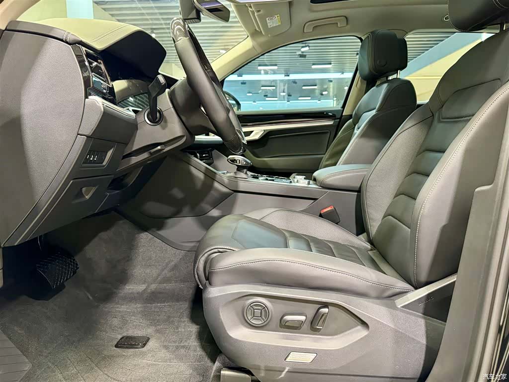 Volkswagen Touareg, 2023 18