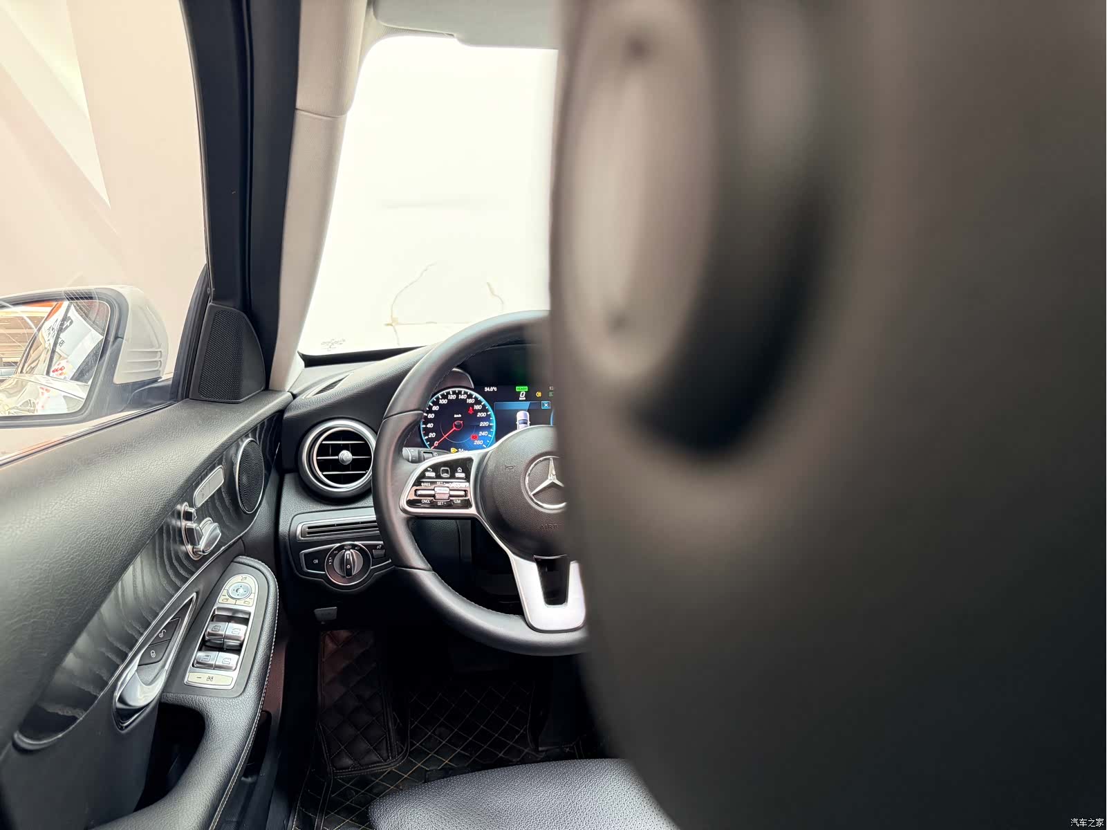 Mercedes-Benz C-Class, 2019 15