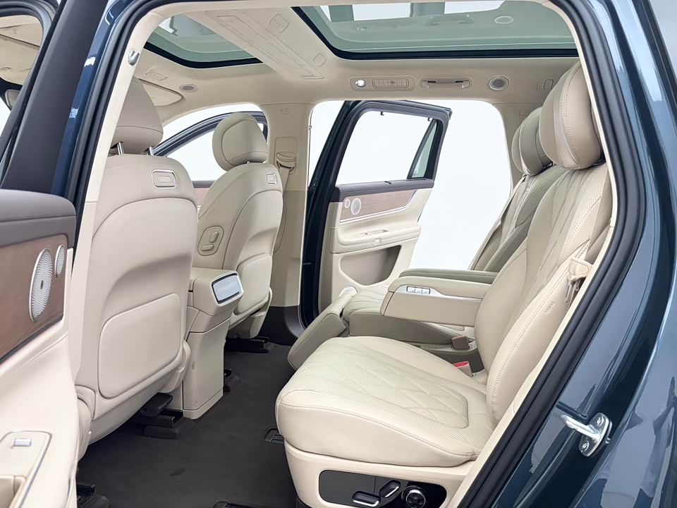 AITO Ask the world M9