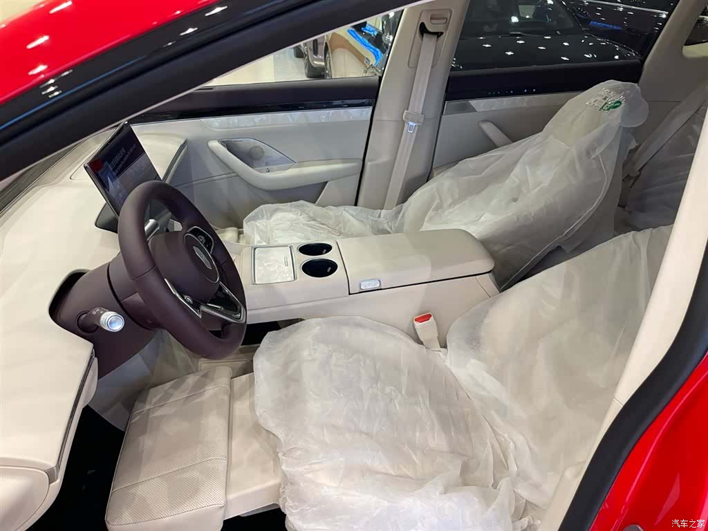 Luxeed R7, 2026 15