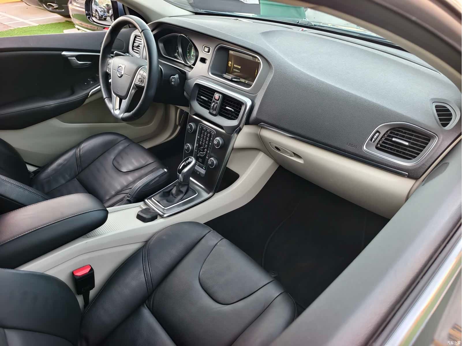 Volvo V40, 2013 18