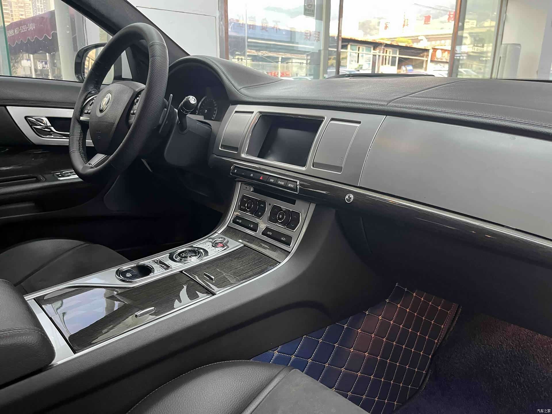 Jaguar XF, 2015 все фото
