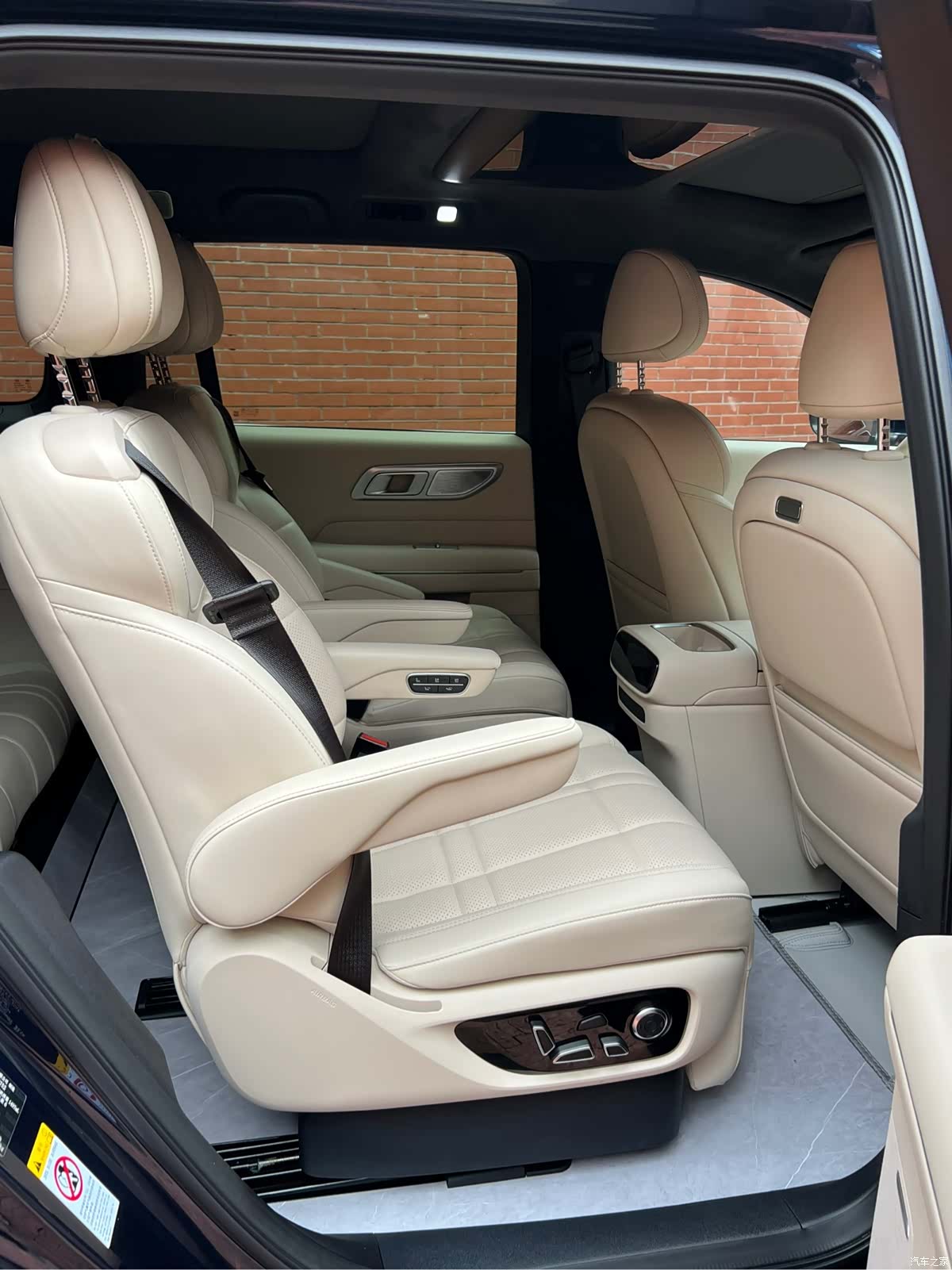 Deepal S09, 2025 10