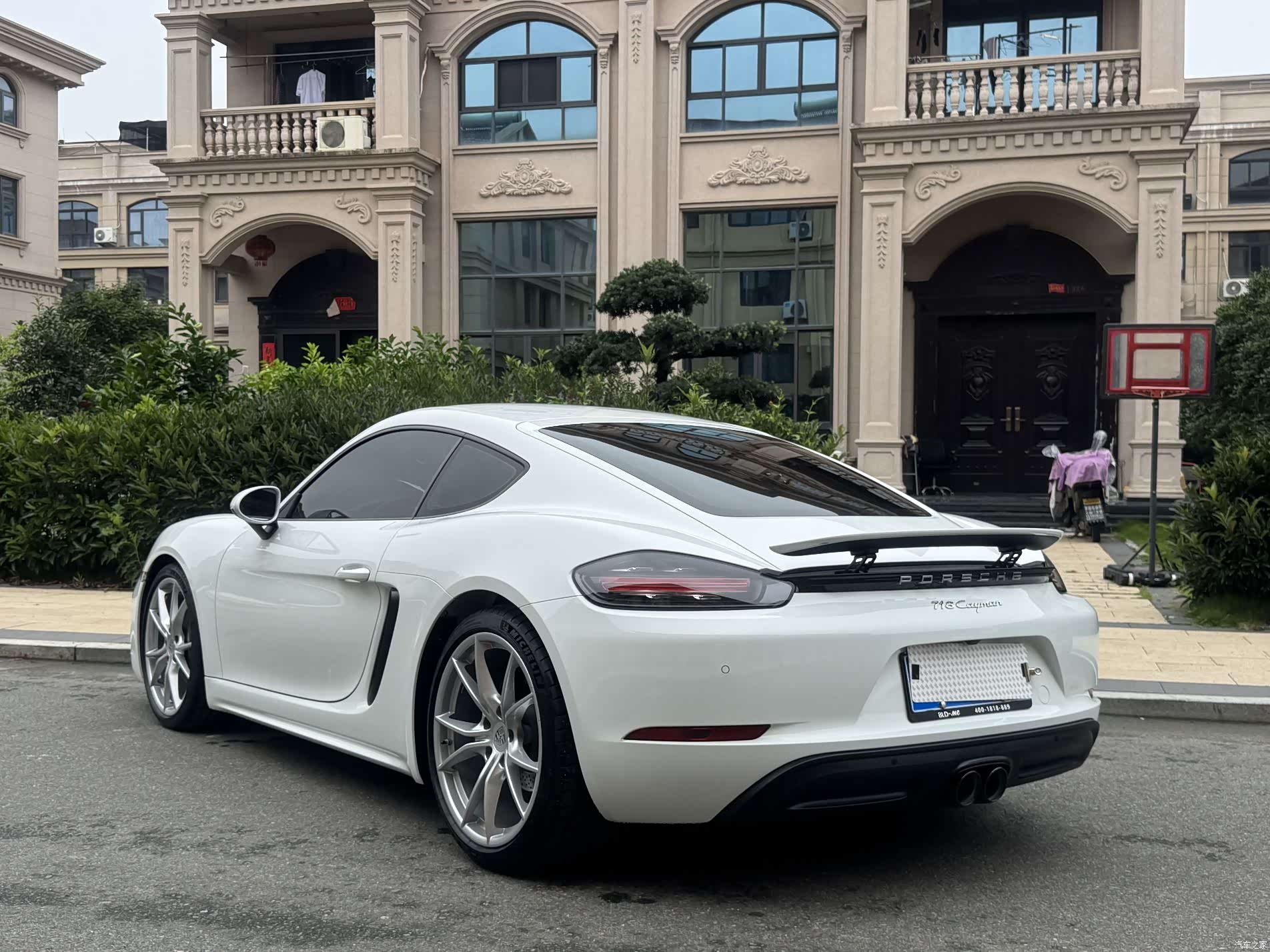 Porsche Cayman, 2024 4
