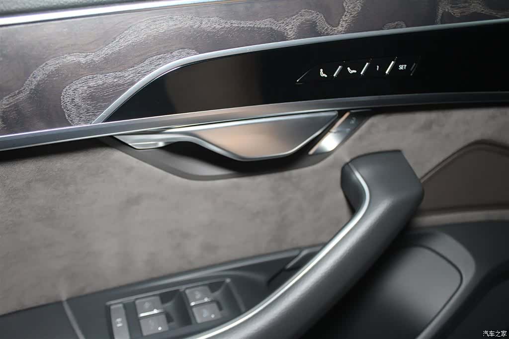 Audi A8L, 2022 11