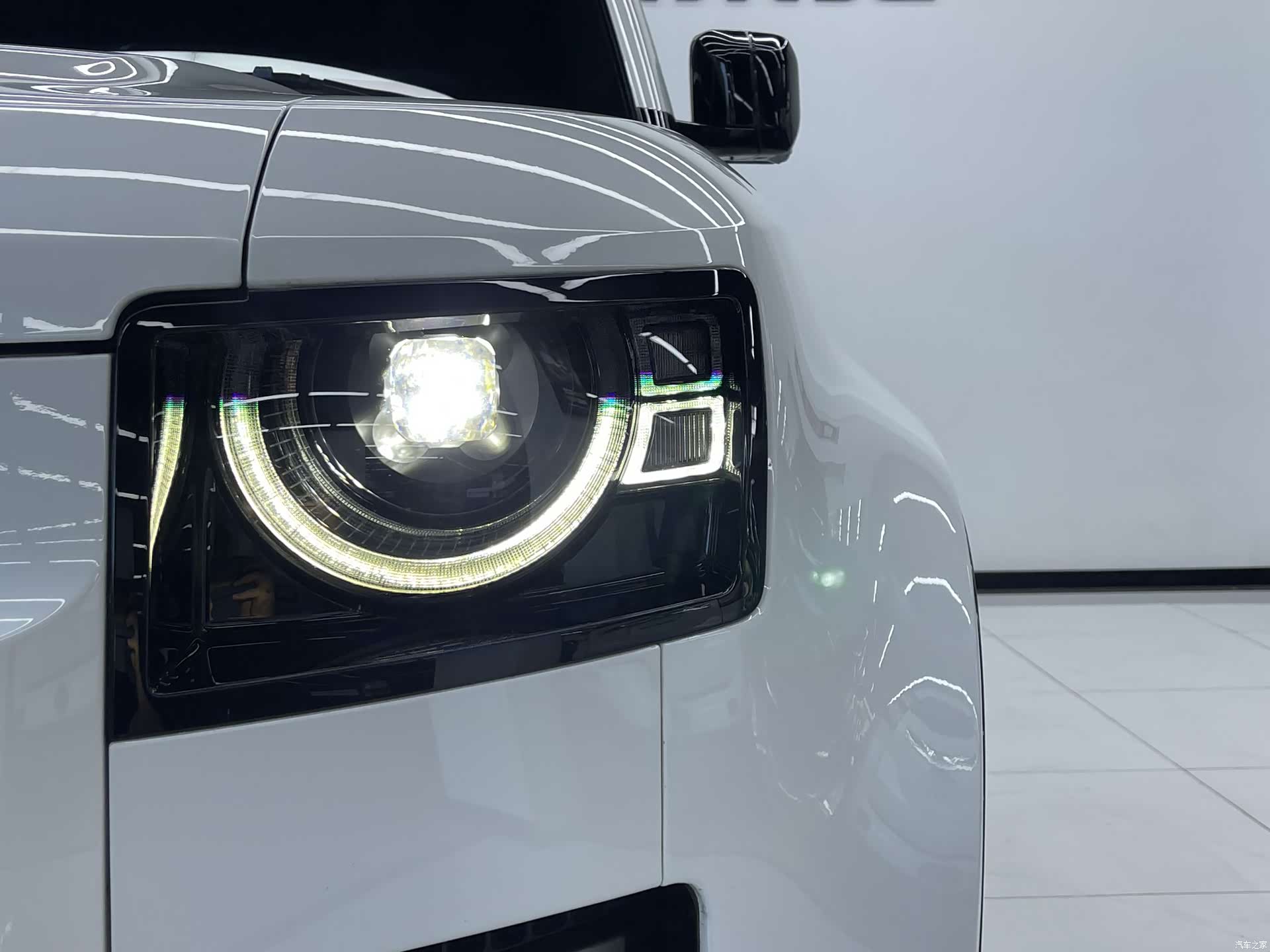 Land Rover Defender, 2024 27