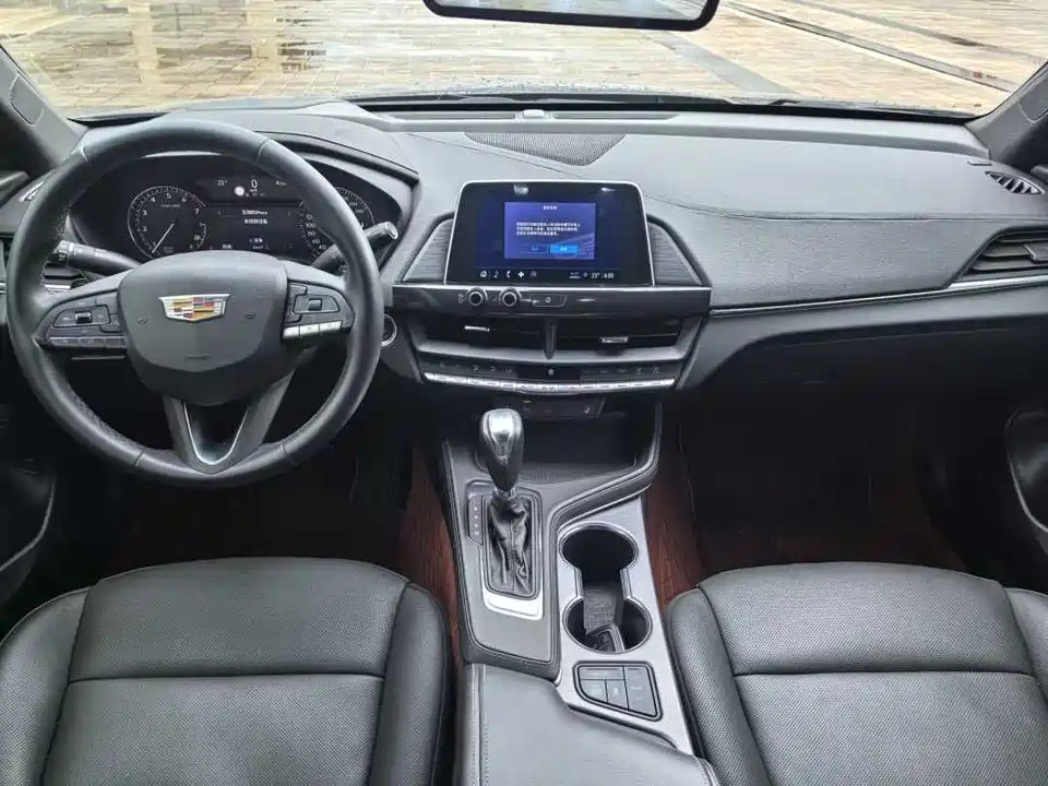 Cadillac CT4