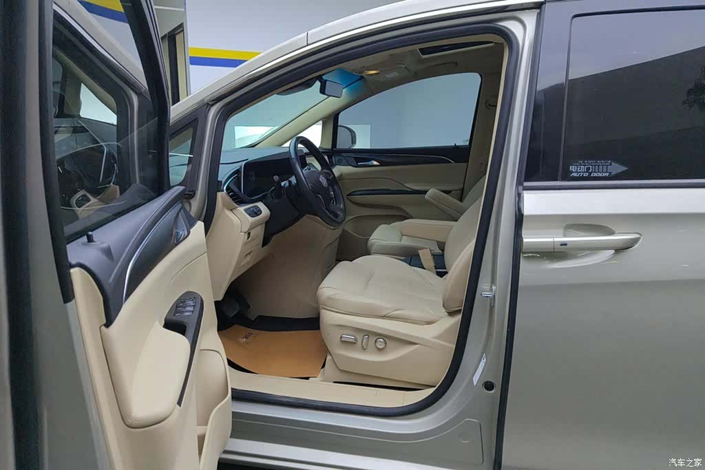 Buick GL8, 2022 9
