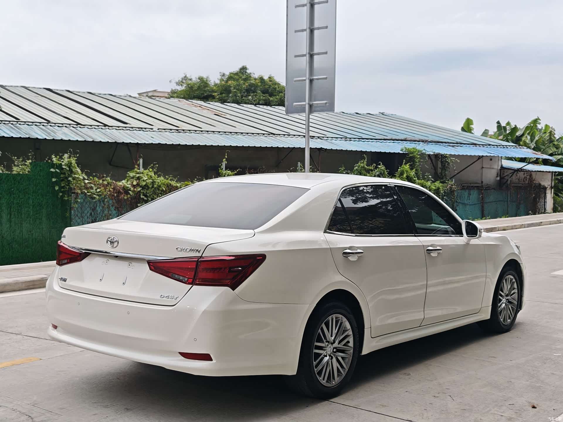 Toyota Crown, 2017 4