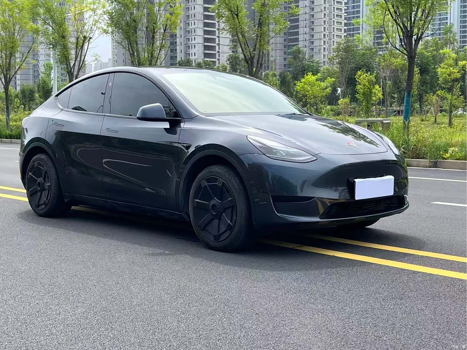 Tesla Model Y, 2025 3