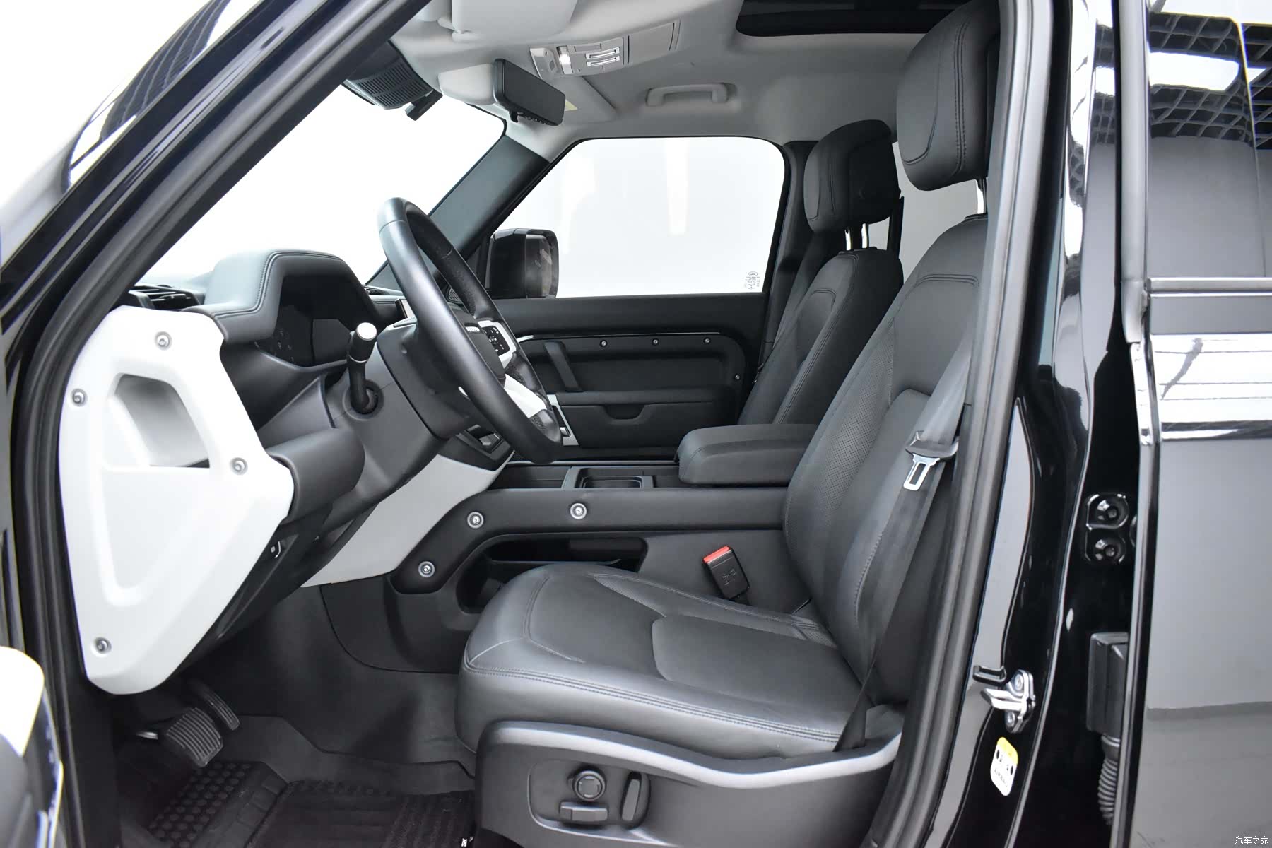 Land Rover Defender, 2023 6