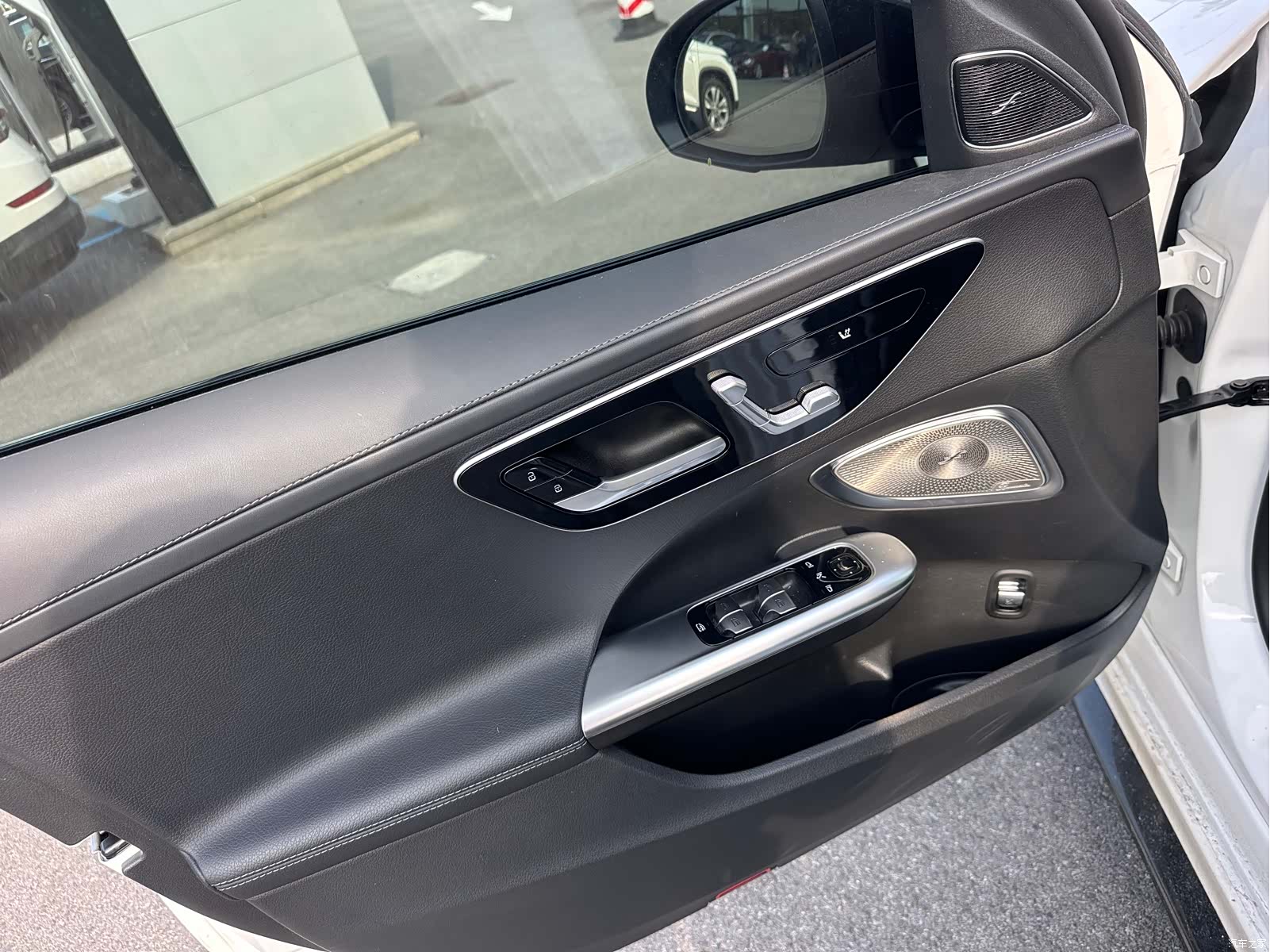 Mercedes-Benz C-Class, 2025 9