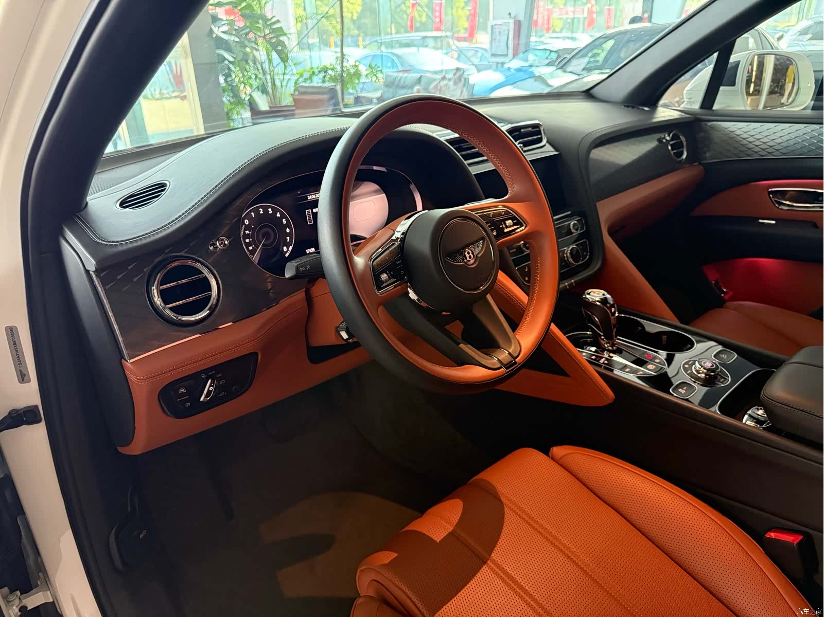 Bentley Bentayga, 2021 9