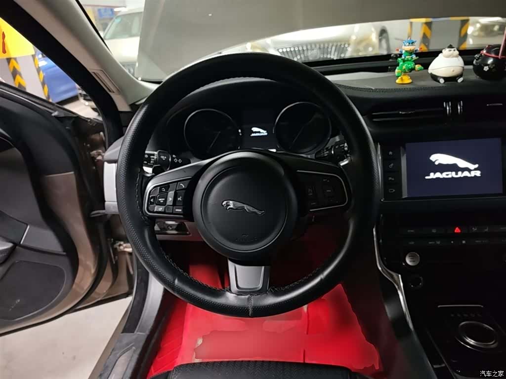 Jaguar XF, 2016 11