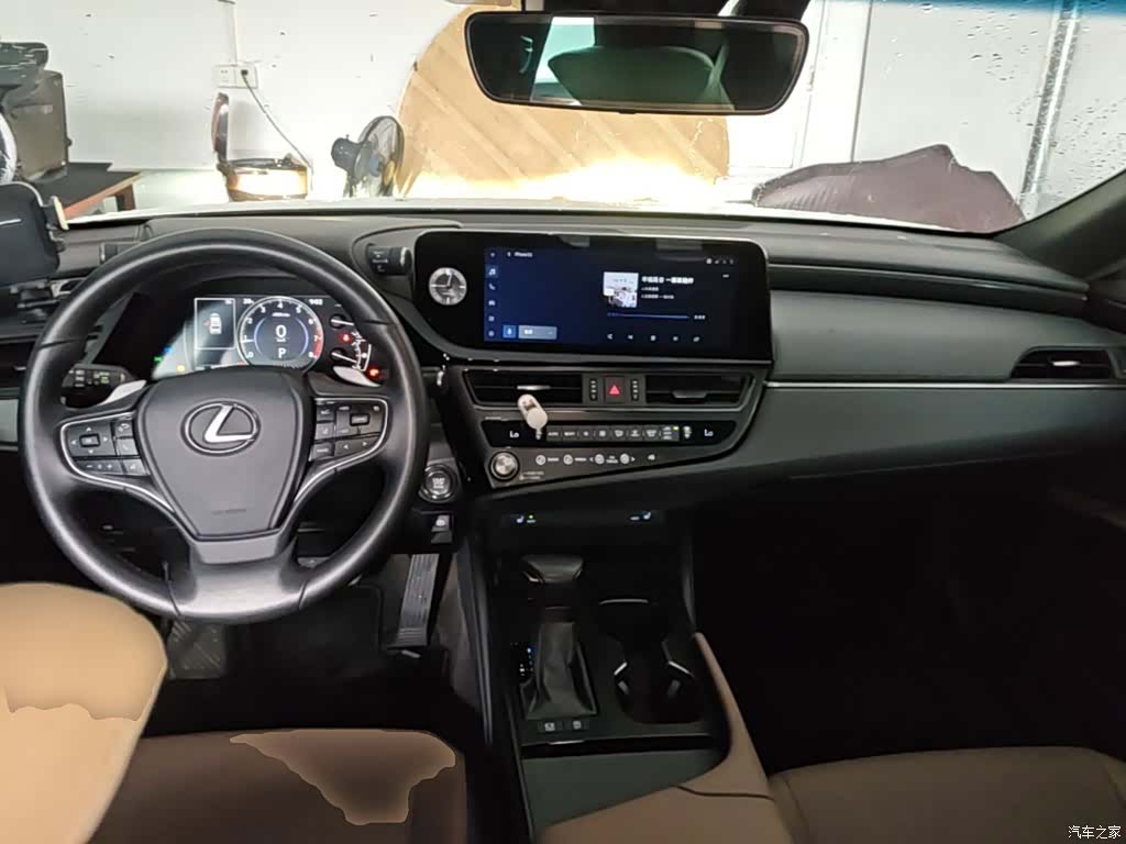 Lexus ES, 2024 10