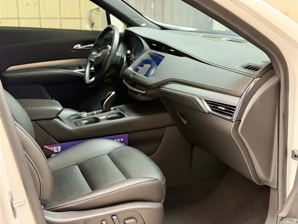 Cadillac XT4, 2020 11