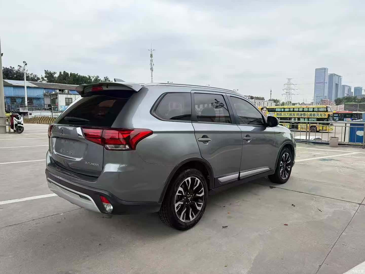 Mitsubishi Outlander, 2019 6