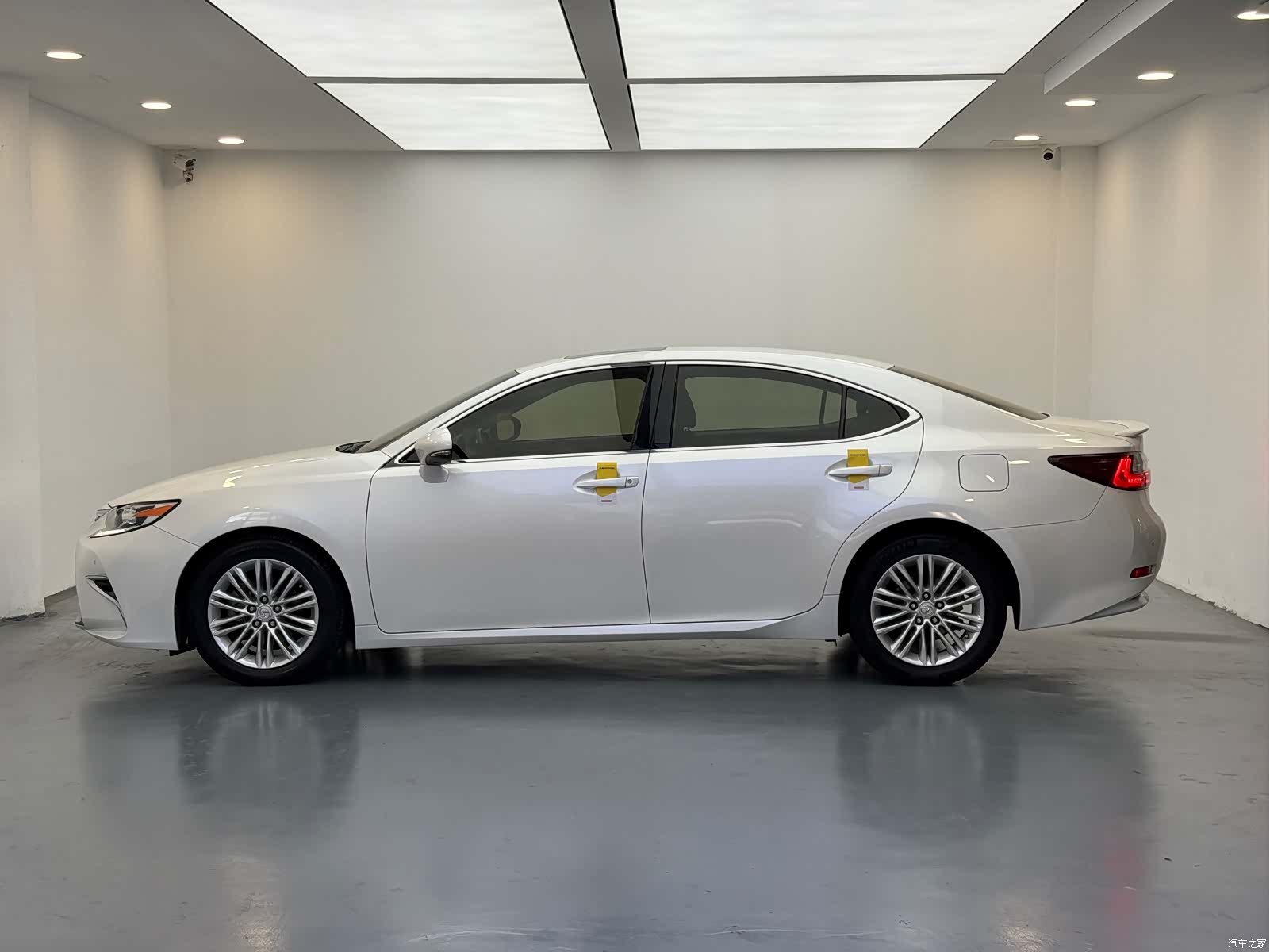 Lexus ES, 2015 16