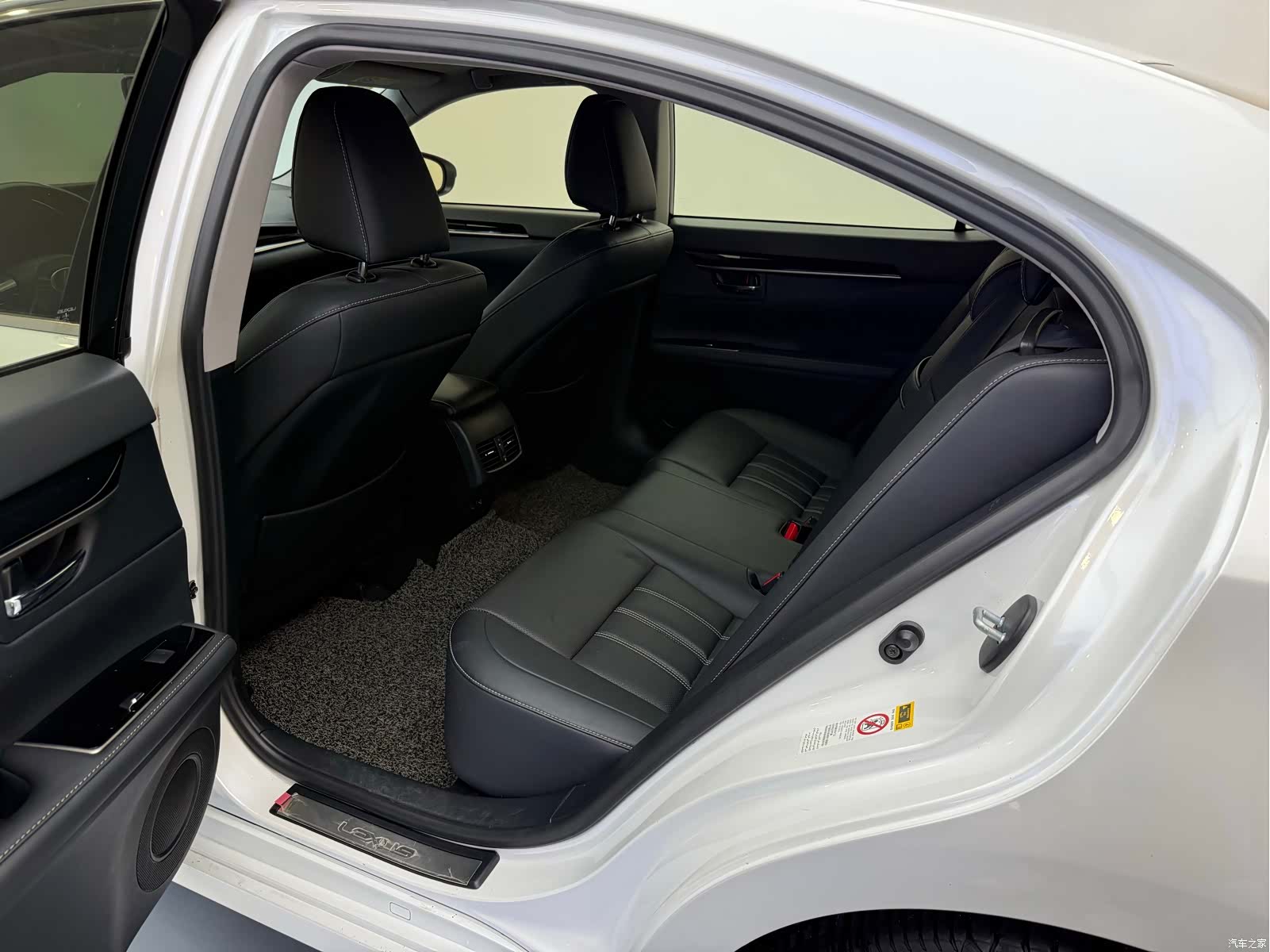 Lexus ES, 2015 8
