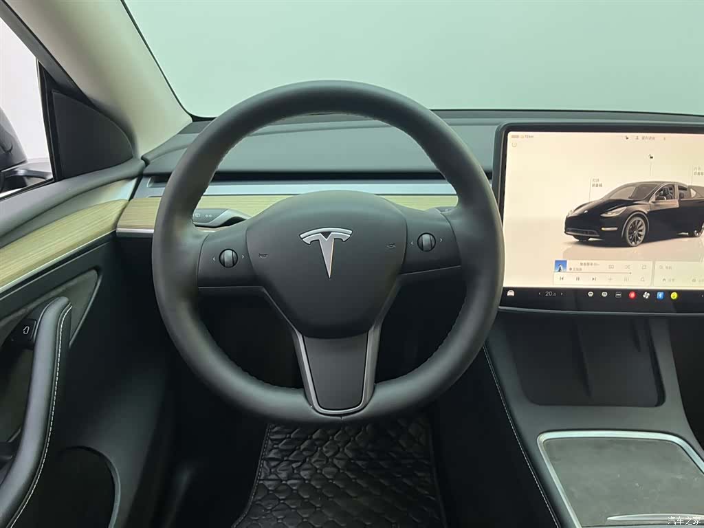 Tesla Model Y, 2023 10